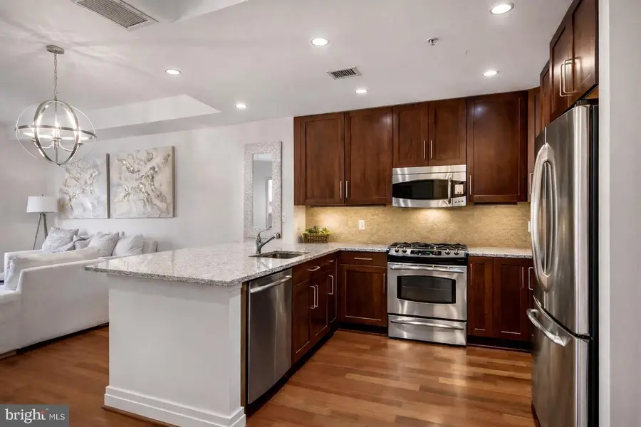 8220 Crestwood Heights Dr #314, McLean, VA 22102 - #2