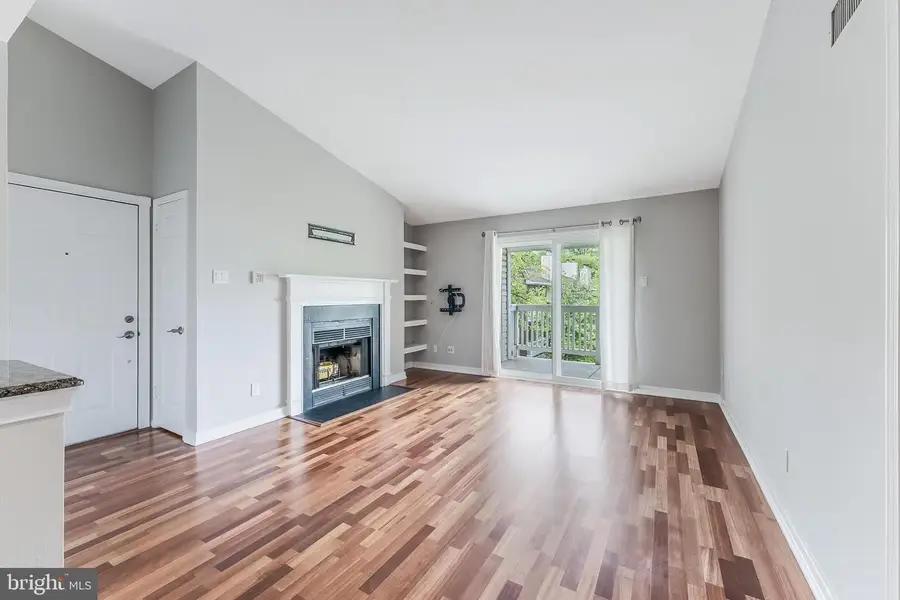 1532 Lincoln Way #301b, McLean, VA 22102 - #2