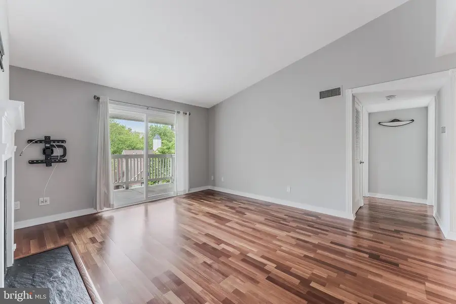 1532 Lincoln Way #301b, McLean, VA 22102 - #3