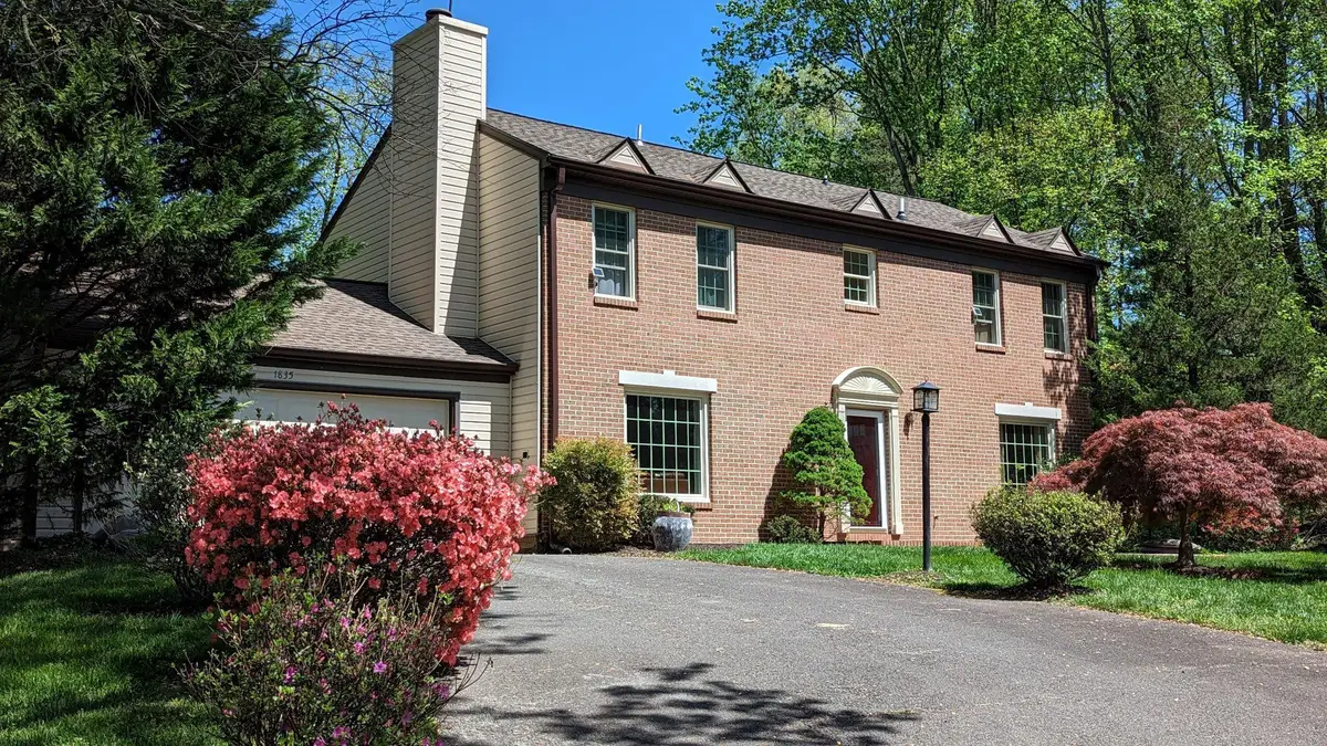 1835 Batten Hollow Rd, Vienna, VA 22182 - #1