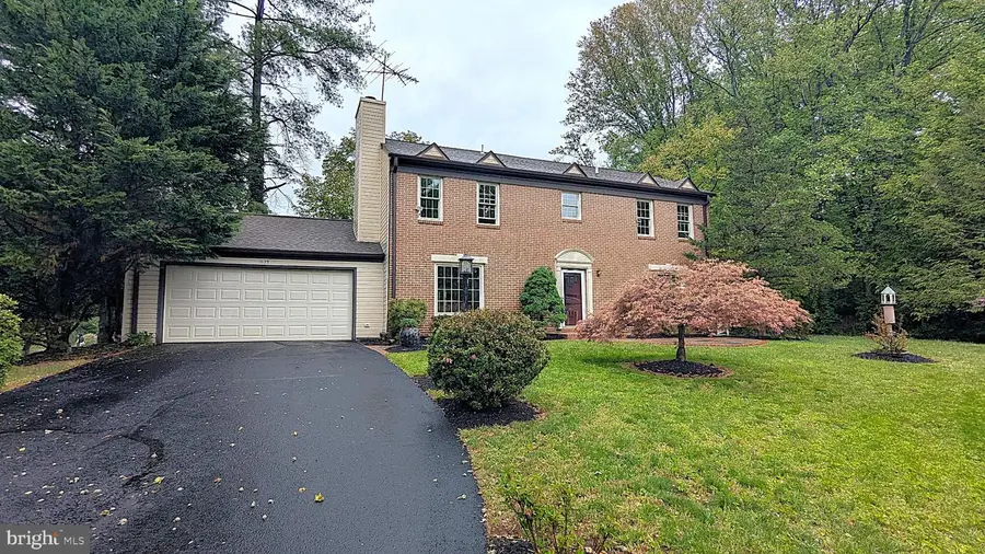 1835 Batten Hollow Rd, Vienna, VA 22182 - #3
