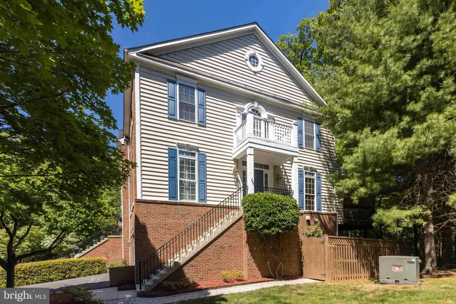 4175 Lower Park Dr, Fairfax, VA 22030 - #2