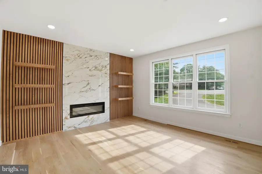1901 Great Falls St, McLean, VA 22101 - #3