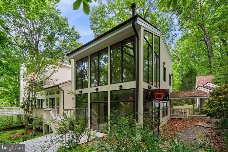 10701 Sycamore Springs Ln, Great Falls, VA 22066 - #2