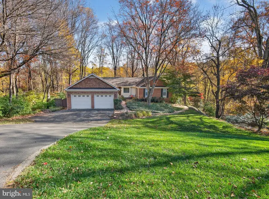 10223 Cedar Pond Dr, Vienna, VA 22182 - #2