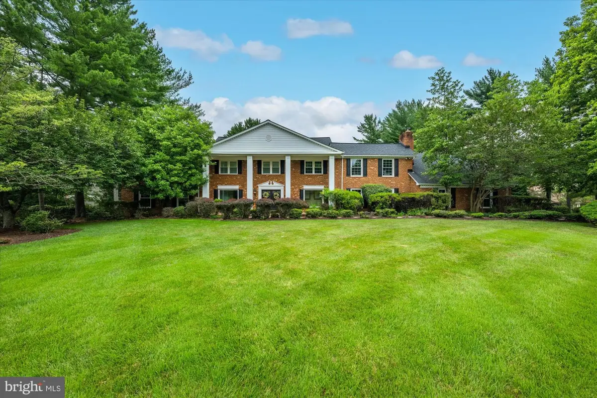 9501 Brian Jac Ln, Great Falls, VA 22066 - #1