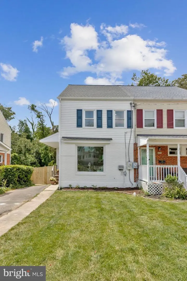 2249 Sweetbriar Dr, Alexandria, VA 22307 - #1