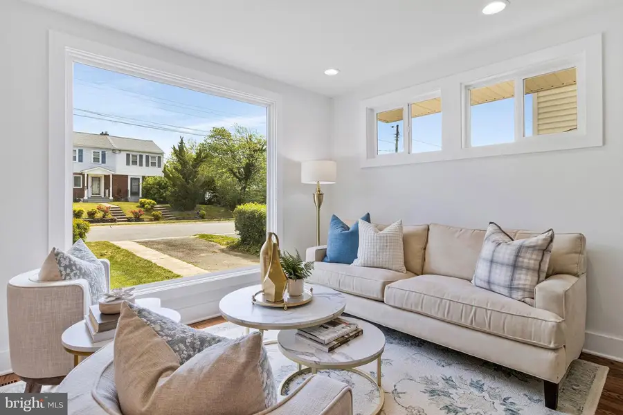 2249 Sweetbriar Dr, Alexandria, VA 22307 - #2