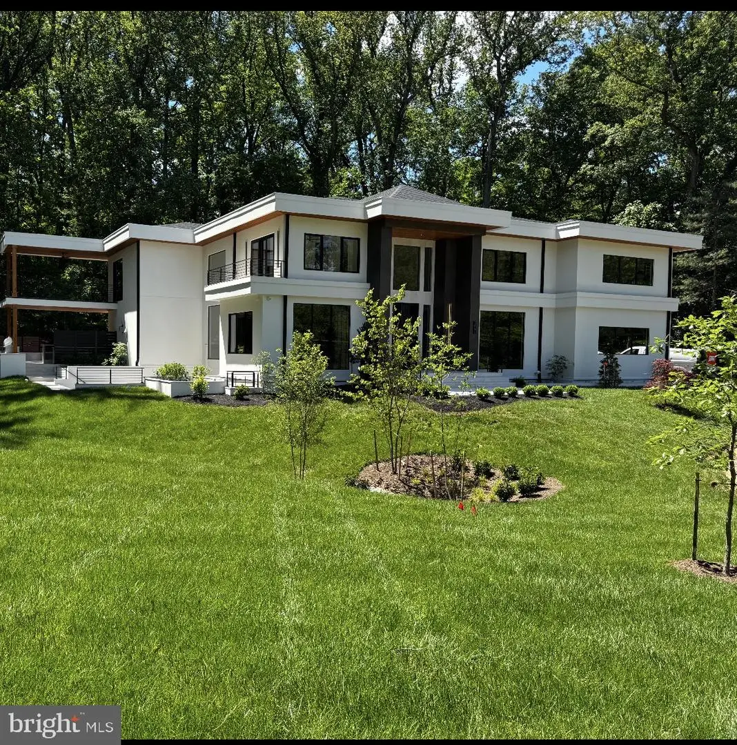 7841 Old Dominion Dr, McLean, VA 22102 - #1