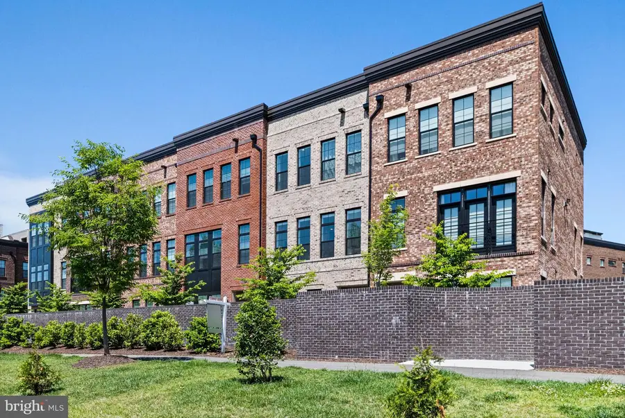 7382 Magarity Rd, McLean, VA 22102 - #3