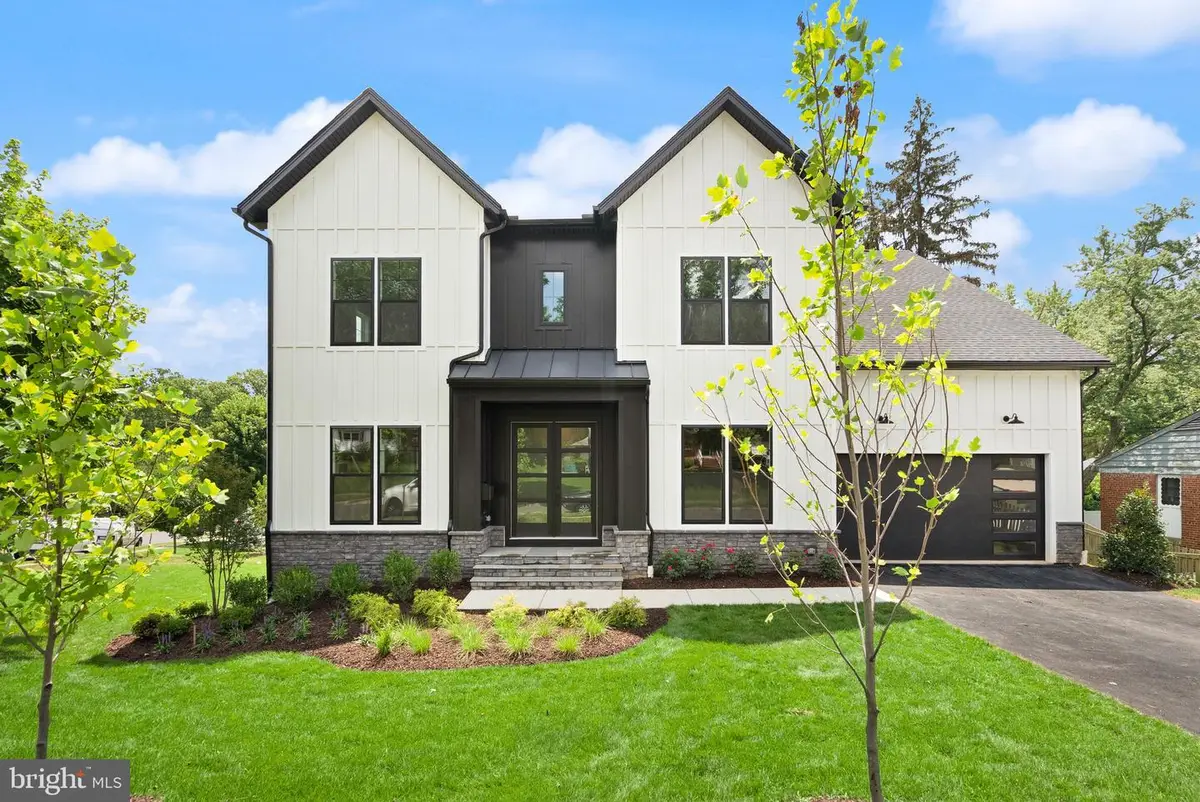 11433 Valley Rd, Fairfax, VA 22033 - #1