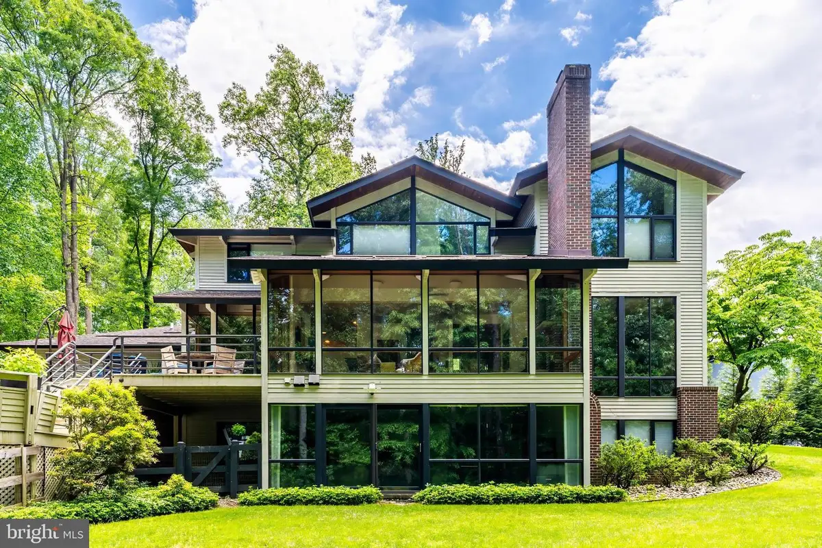 8620 Polk St, McLean, VA 22102 - #1