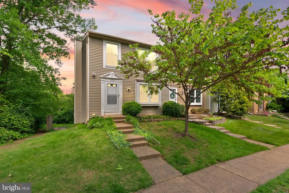 1694 Sierra Woods Ct, Reston, VA 20194 - #1