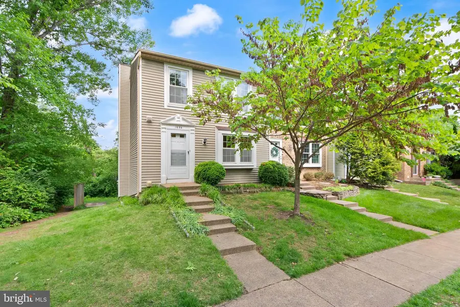 1694 Sierra Woods Ct, Reston, VA 20194 - #2