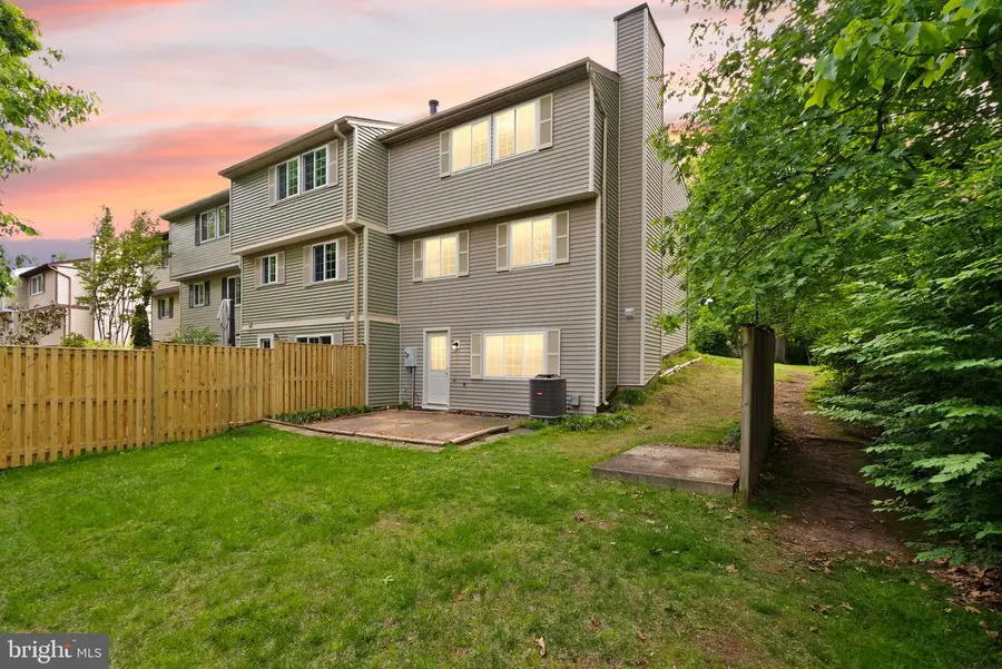 1694 Sierra Woods Ct, Reston, VA 20194 - #3