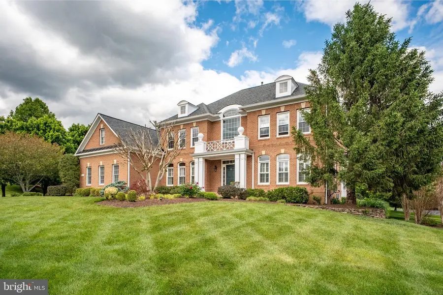 2939 Fox Mill Manor Dr, Oakton, VA 22124 - #2