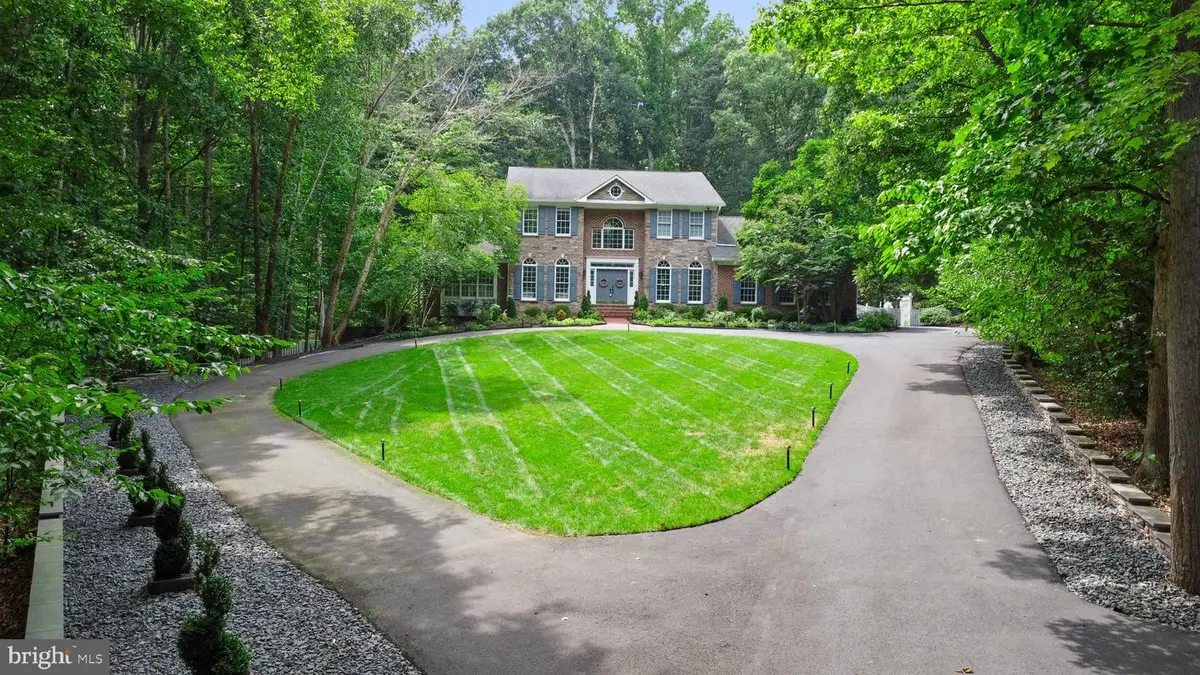 8604 Beaver Pond Ln, Fairfax Station, VA 22039 - #1