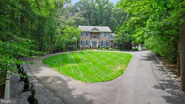 8604 Beaver Pond Ln, FAIRFAX STATION, VA 22039