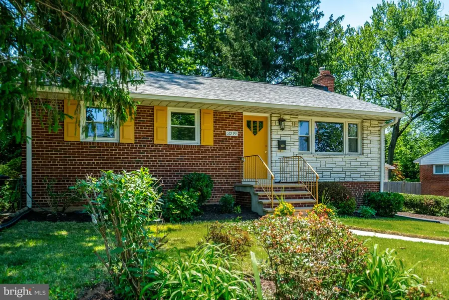 3219 Norfolk Ln, Falls Church, VA 22042 - #3