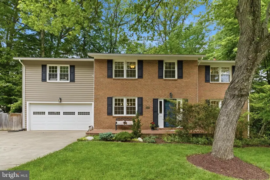 10174 Bessmer Ln, Fairfax, VA 22032 - #2