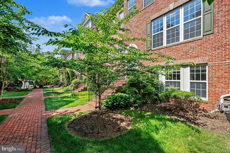 8046 Reserve Way, Vienna, VA 22182 - #2