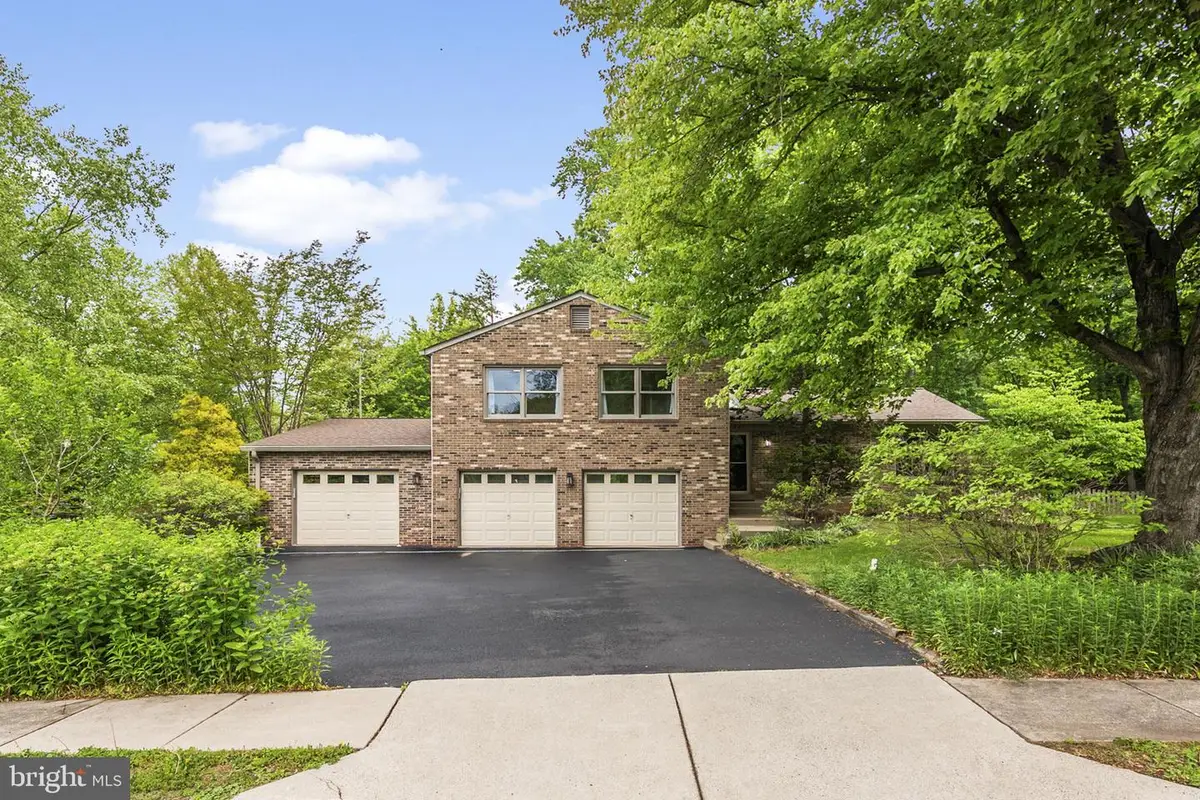 12484 Wendell Holmes Rd, Herndon, VA 20171 - #1
