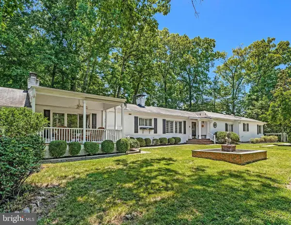 8601 Mount Zephyr Dr, ALEXANDRIA, VA 22309