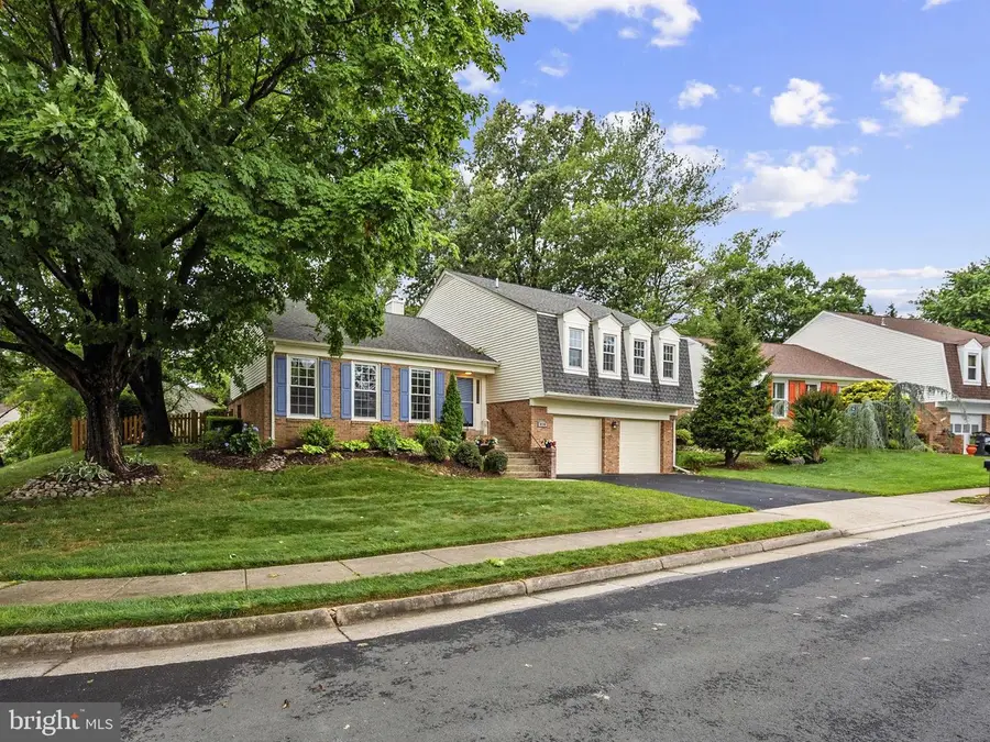 6134 Wicklow Dr, Burke, VA 22015 - #2