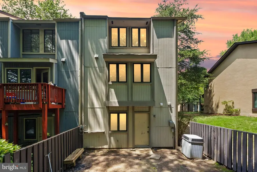 2242 Cartwright Pl, Reston, VA 20191 - #3