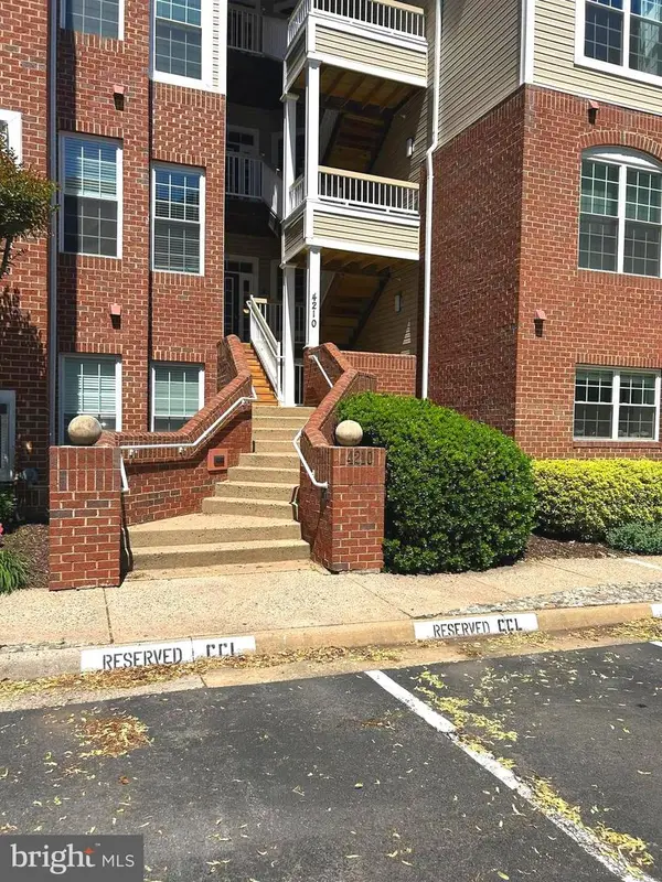 4210-f Mozart Brigade Ln #f, FAIRFAX, VA 22030