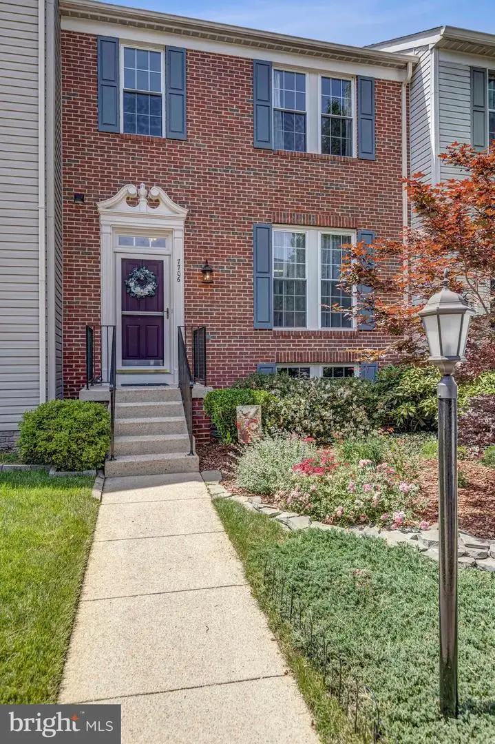 7706 Effingham Sq, Alexandria, VA 22315 - #1
