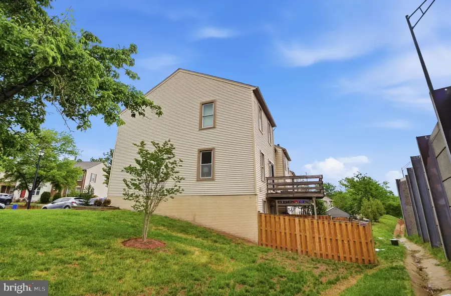 14243 Heritage Crossing Ln, Centreville, VA 20120 - #2