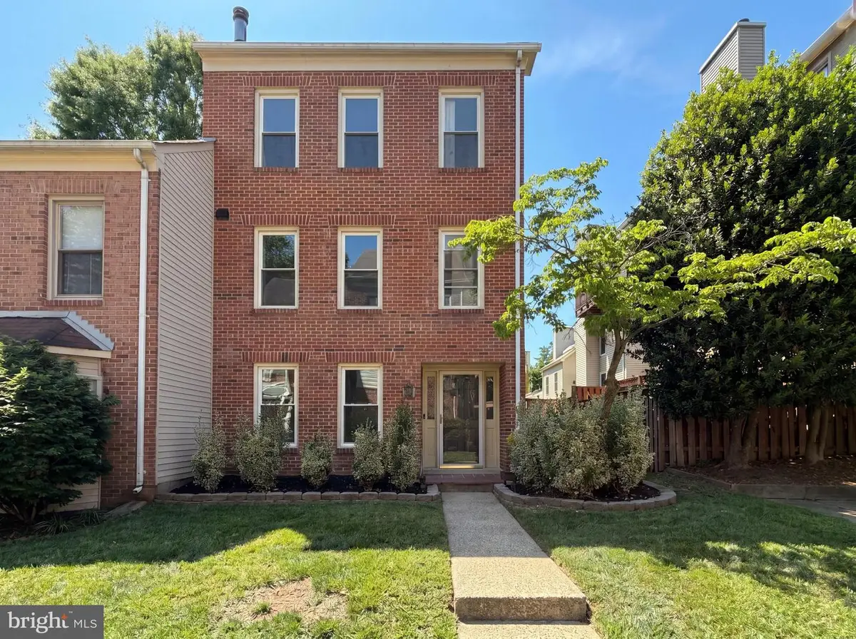 7579 Chrisland Cv, Falls Church, VA 22042 - #1