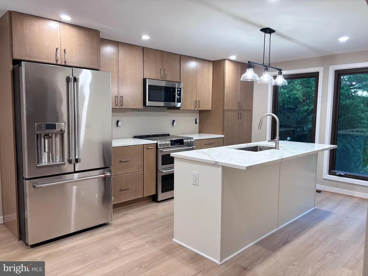 1806 N Shore Ct, Reston, VA 20190 - #1