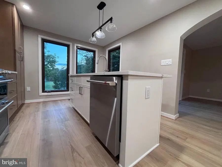 1806 N Shore Ct, Reston, VA 20190 - #3