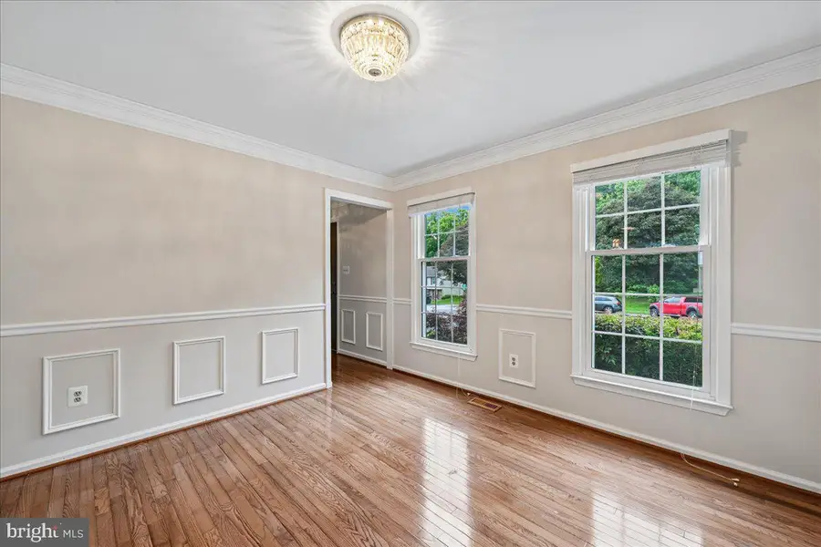 7592 Ruxton Dr, Springfield, VA 22153 - #3