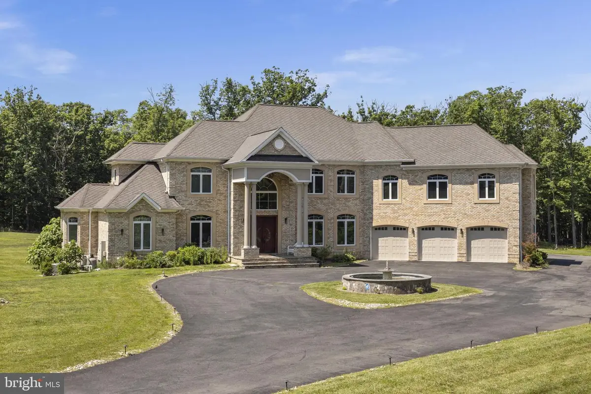 5848 Doyle Rd, Clifton, VA 20124 - #1