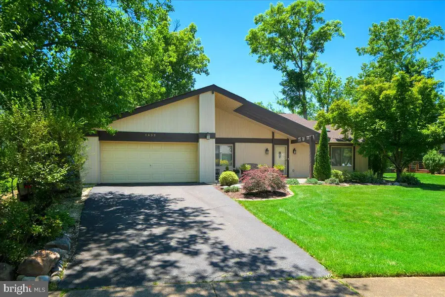 8633 Reseca Ln, Springfield, VA 22152 - #2