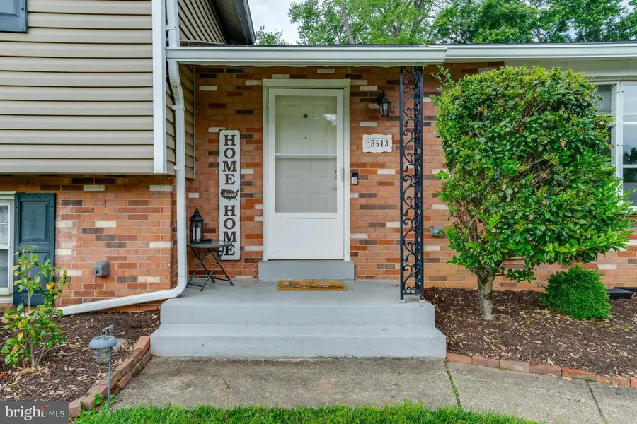 8513 Fairburn Dr, Springfield, VA 22152 - #2