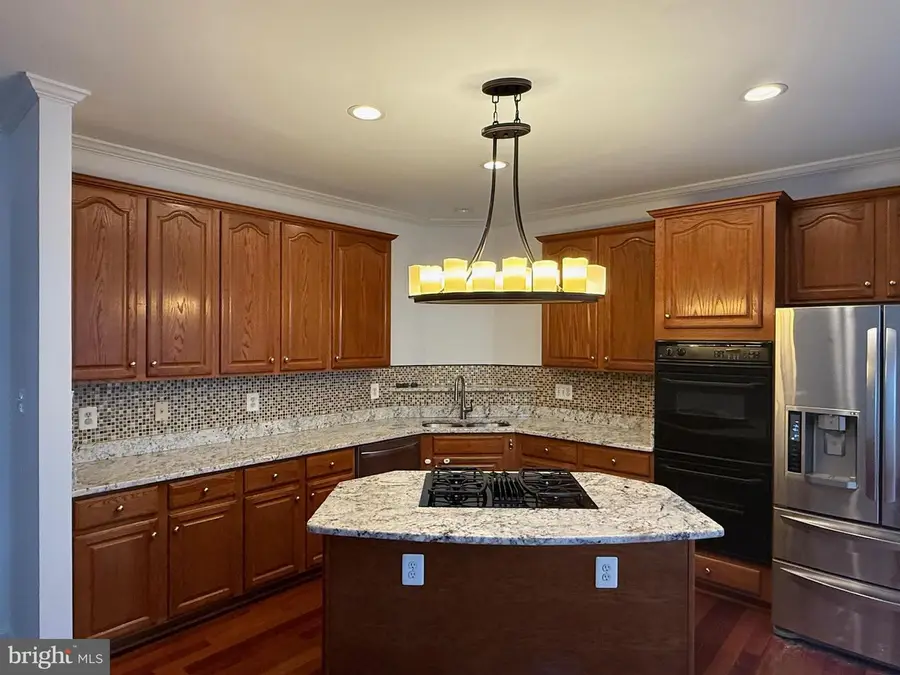 2833 Grace Forest Pl, Vienna, VA 22180 - #3
