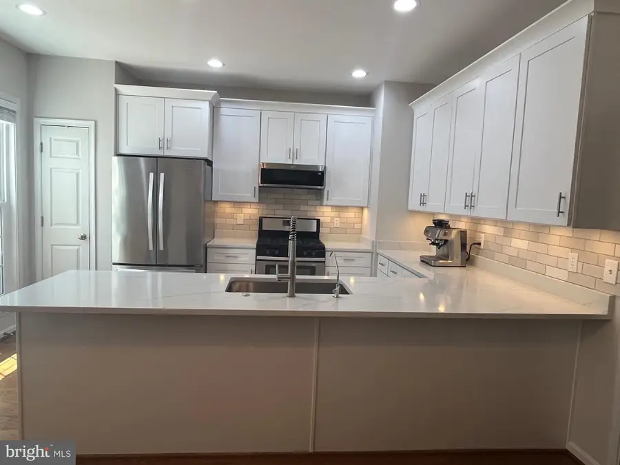 5357-5357 Crimson Sky Ct, Centreville, VA 20120 - #2