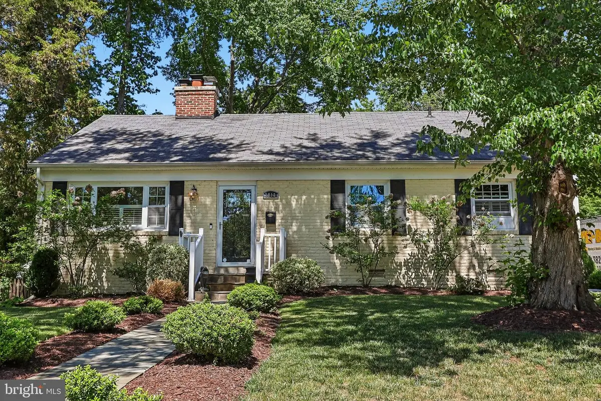 7813 Yorktown Dr, Alexandria, VA 22308 - #1