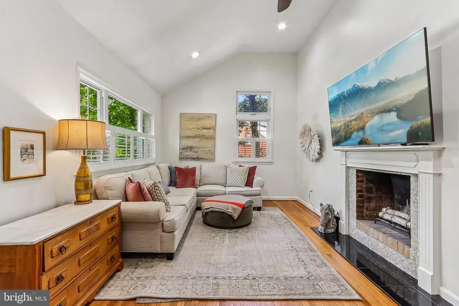 7813 Yorktown Dr, Alexandria, VA 22308 - #2