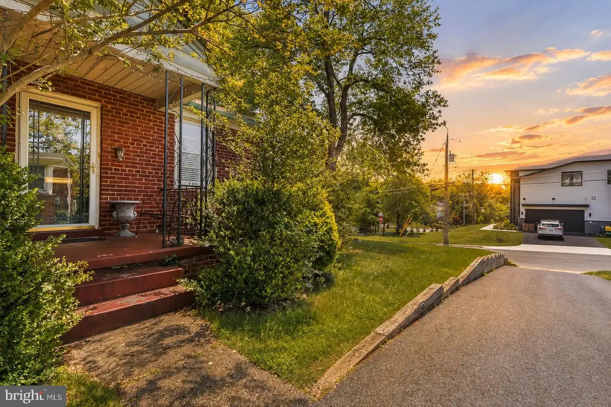 6510 Ivy Hill Dr, McLean, VA 22101 - #1