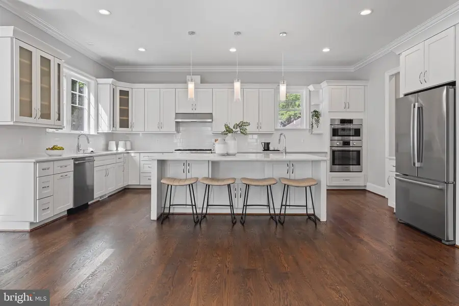 7606 Leonard Dr, Falls Church, VA 22043 - #2