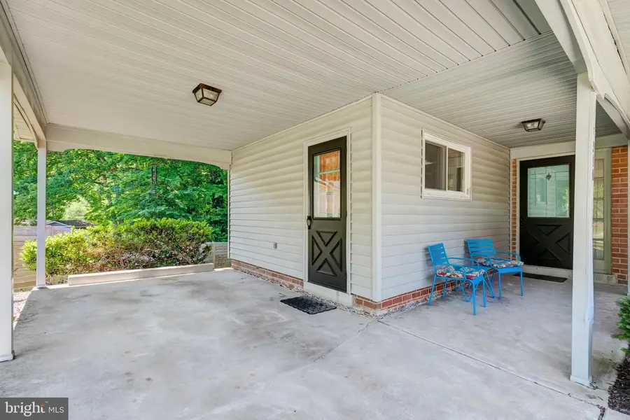5310 Gainsborough Dr, Fairfax, VA 22032 - #2
