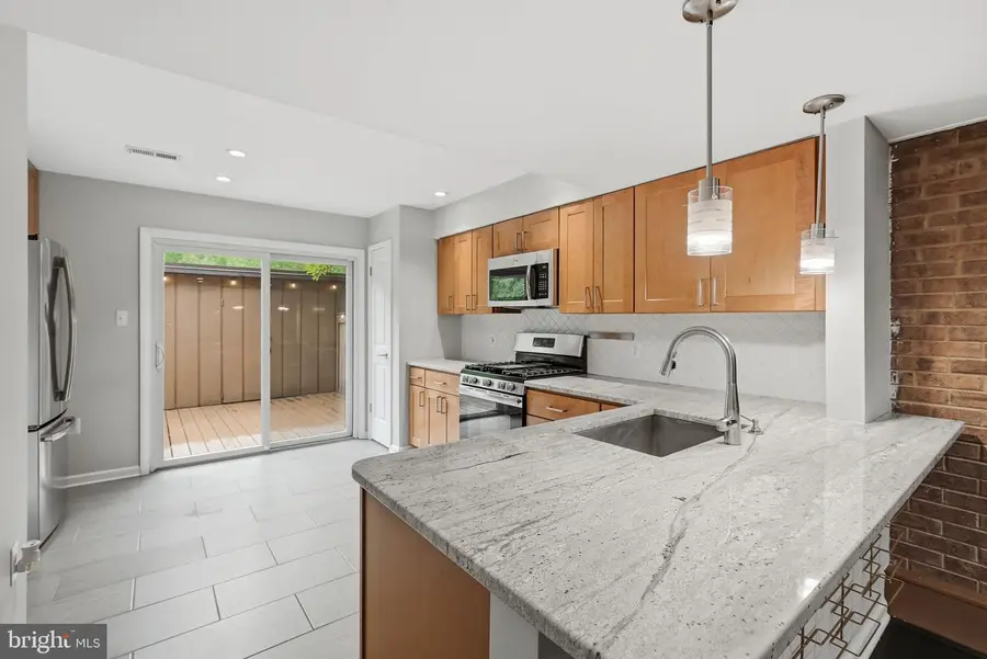 11926 Escalante Ct, Reston, VA 20191 - #2