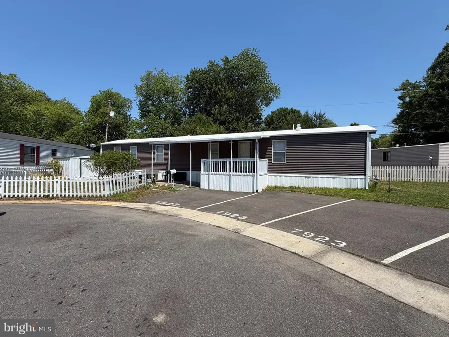 7923 Stork Rd, Alexandria, VA 22306 - #2