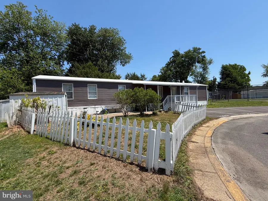 7923 Stork Rd, Alexandria, VA 22306 - #3