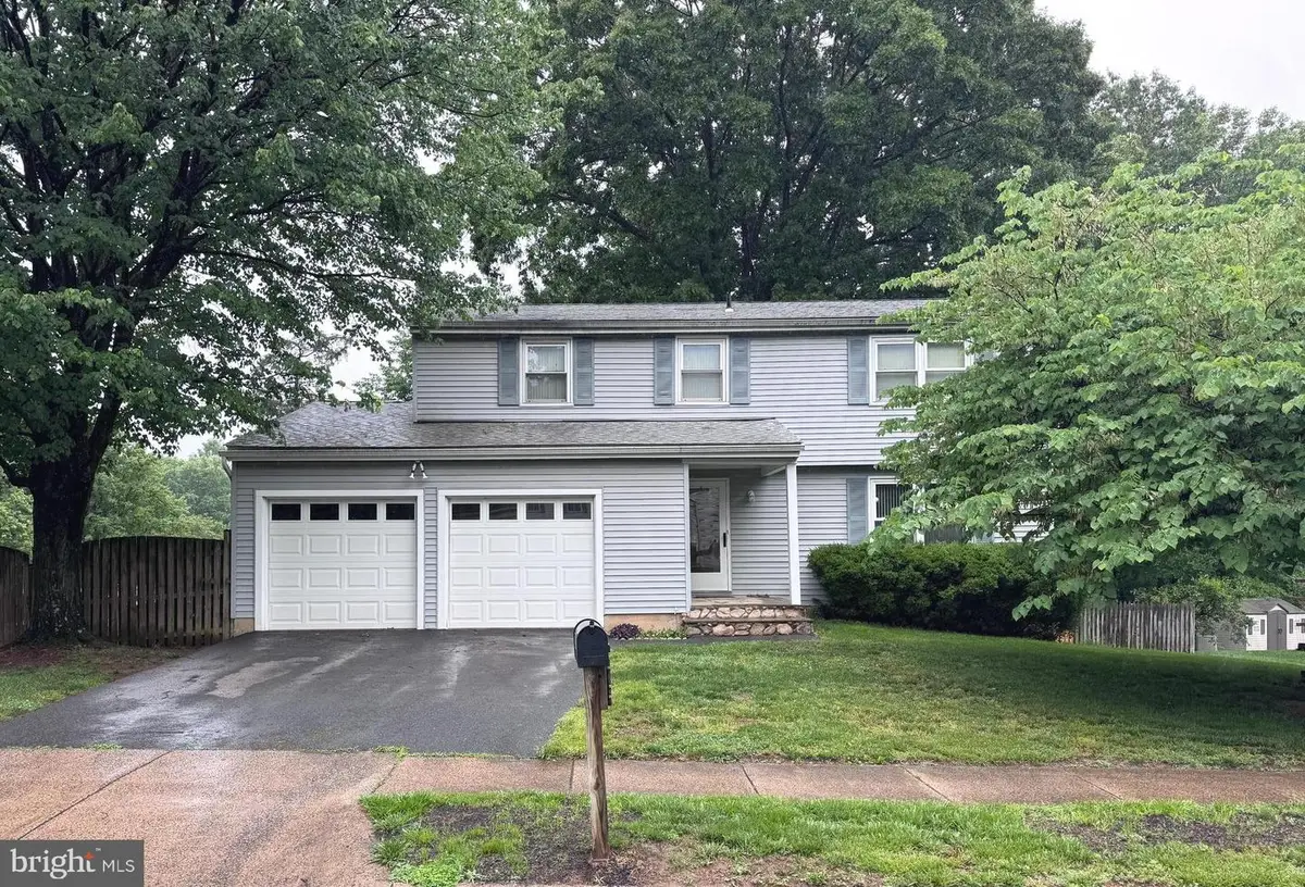 5310 Indian Rock Rd, Centreville, VA 20120 - #1